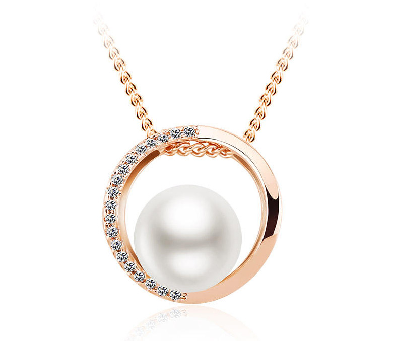 Factory Price Beautiful Moon Circle Crystal & Freshwater Pearl Gold Plated Pendant Necklace Fashion Women Gift Jewelry manufacture